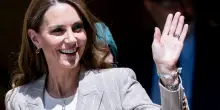 Kate Middleton, tutti pazzi per il bracciale di stoffa Made in Italy