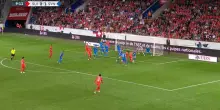 Papera di Oblak, Janza fa autogol: disastro della Slovenia