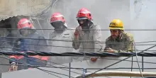 India, incendio in un albergo a Nuova Delhi: almeno 21 morti