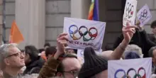 A Milano pi&ugrave; di mille persone in piazza contro l'Ice alle Olimpiadi