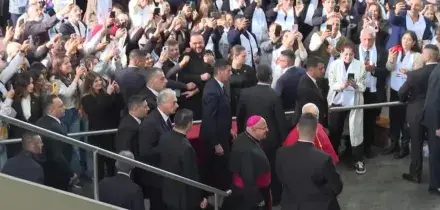 Papa ai giovani in Libano: 'Ereditate mondo lacerato'