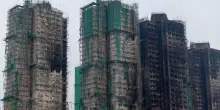 Incendio Hong Kong, 7 persone e 2 aziende incriminate