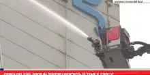 Corea del Sud, rogo in centro logistico: si teme il crollo