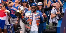 Knicks campioni NBA 2026, le foto della parata e della festa a New York