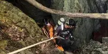 Laos, soccorritori: trovate vive 5 persone intrappolate in una grotta