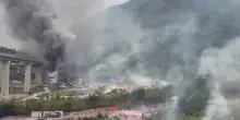 Val di Susa, in fiamme due camionette dei carabinieri