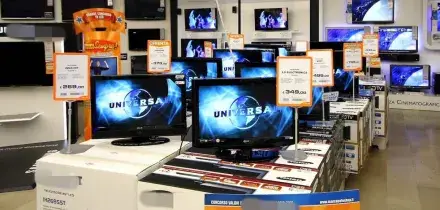 Confcom, consumi superano il record del 2007: pi&ugrave; tecnologia e cultura