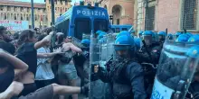 Scontri a Bologna a presidio per Fakir: lanciata una bomba carta. FOTO