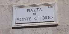 Dalla legge elettorale alle primarie: i nodi della politica