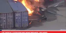Los Angeles, elicottero NBC News precipita: tre morti