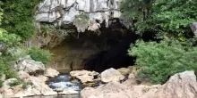 Laos, operazioni in corso per salvare sette persone in una grotta