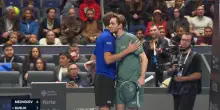 Medvedev in finale ad Almaty: Bublik si ritira dopo un set