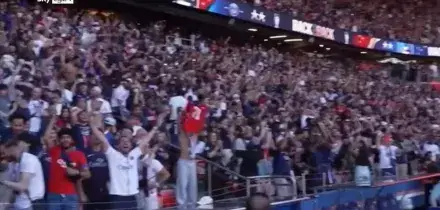 Scontri a Parigi tra tifosi PSG e Polizia, 130 fermati