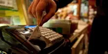 Commercianti, resta poco tempo per collegare Pos e cassa: cosa sapere