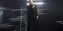 Tiziano Ferro canta Sono un grande a Sanremo 2026. VIDEO