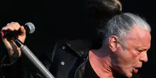 Blackout a Parigi, Iron Maiden interrompono il concerto
