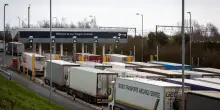 Scontro tra autobus e treno nel Tunnel della Manica. Ci sono feriti