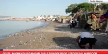 Ceuta, migranti accampati sulle spiagge dopo l'esodo