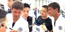 VIDEO. Chi-vuol fare un autografo? L'allenatore nerazzurro fa contenti tutti a Hong Kong