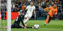 Il palo ferma Malen: Olanda battuta dall'Algeria