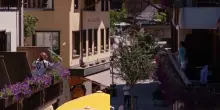 VIDEO. Ruud e Tsitsipas show a Gstaad: giocano dai balconi!