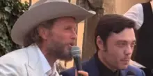 Tiziano Ferro e Jovanotti duettano a un matrimonio a Cortona. VIDEO