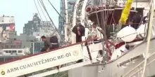 Nave messicana contro ponte Brooklyn: lo sbarco dell'equipaggio VIDEO