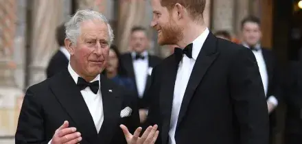 Re Carlo non perdona Harry e Meghan: 'Restano fuori da casa Reale'