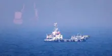 Iran, raid di Teheran su navi degli Emirati: 1 morto. LIVE