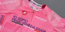Giro d'Italia, presentata la maglia rosa 2026: omaggio agli 80 anni della Repubblica. Le foto