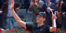 Sinner batte Medvedev e va in finale: il match point