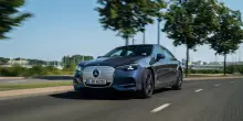 Mercedes Classe C elettrica, prova della berlina da 762 km d'autonomia