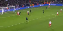 Ordonez, ma che fai? Sbaglia porta e fa autogol. VIDEO