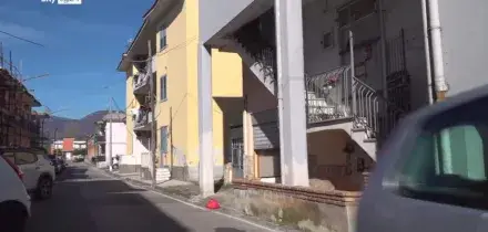 Bimba morta, mesi di maltrattamenti: zii arrestati