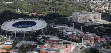 Serie A, il derby Roma-Lazio e la corsa Champions domenica alle 12