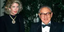 Usa, &egrave; morta Nancy Kissinger. Compagna di Henry per mezzo secolo