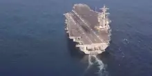Poco cibo e docce ammuffite: militari allo stremo sulla Uss Lincoln
