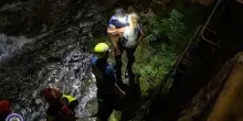 Merano, carabiniere salva 3 bimbi nel Passirio. Meloni si complimenta