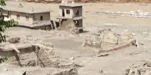 Nepal-Tibet, quasi 600 morti. Oltre 2.300 dispersi