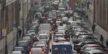 Rc auto, nel 2025 in Italia premio medio &egrave; stato di 415 euro: i dati