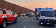 Incidente nel Mantovano, auto contro un tir: muore un 19enne