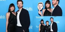 Materialists, Dakota Johnson e Chris Evans alla première del film a NY