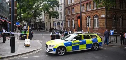 Londra, attacca a colpi di forbice 4 uomini: arrestata donna