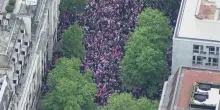 Regno Unito, la sfida di due manifestazioni che raccontano la crisi del paese