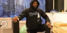 LeBron James si allena davanti al logo dei Clippers: il motivo
