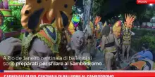 Carnevale di Rio, centinaia di ballerini al Sambodromo