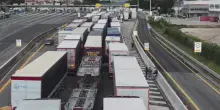 Caserta, protesta dei tir: lunghe code in autostrada