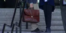 Scarcerato dal Gip a Torino, scontro tra toghe e politica dopo invio ispettori