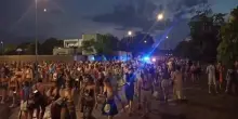 Bomba d'acqua su Milano: stop al concerto di Bad Bunny, ci sono feriti