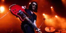 Placebo, fuori un disco per i 30 anni. La band suoner&agrave; anche a Milano